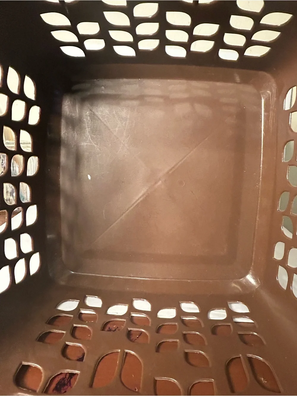 Rubbermaid Brown Tulip Square Laundry Basket